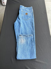 Load image into Gallery viewer, Carhartt Denim Blue Light Washed Jeans size 36x34
