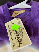Load image into Gallery viewer, The Mountain Wolf tee OG size Medium!
