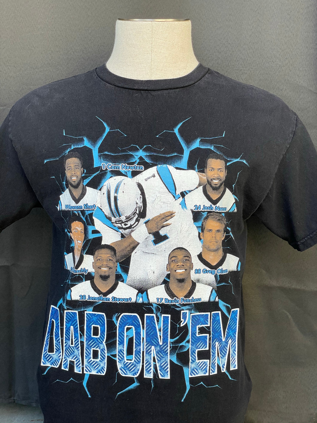 Dab On Em’ Carolina Panthers tee size Medium!