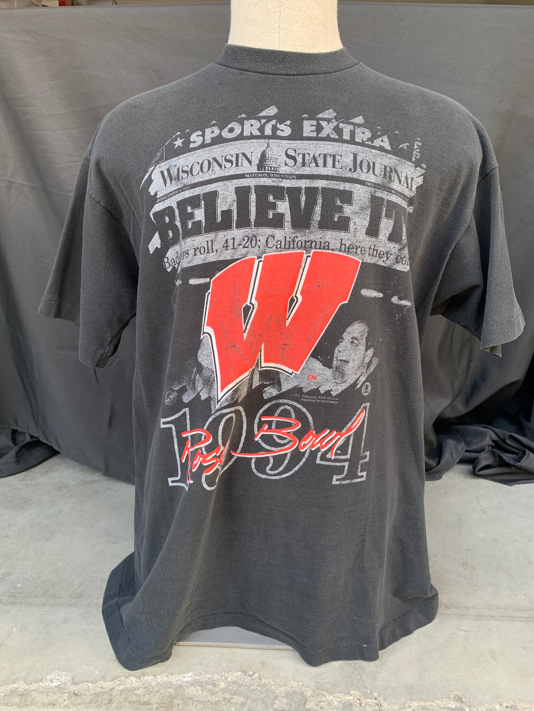 Wisconsin Believe it Rose Bowl 1994 tee size XL!