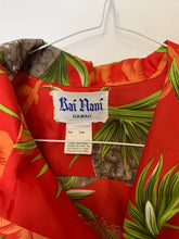Load image into Gallery viewer, Kai Nani Red Hawaiian Button Up Shirt size Medium!
