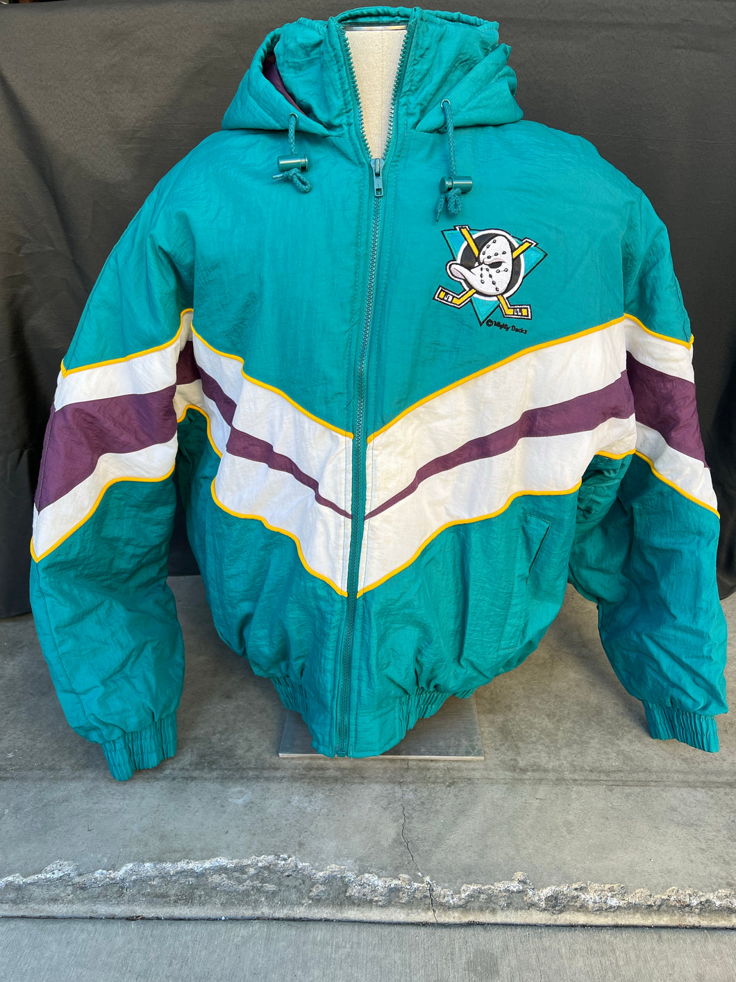 Anaheim Ducks Hooded Jacket size Large!