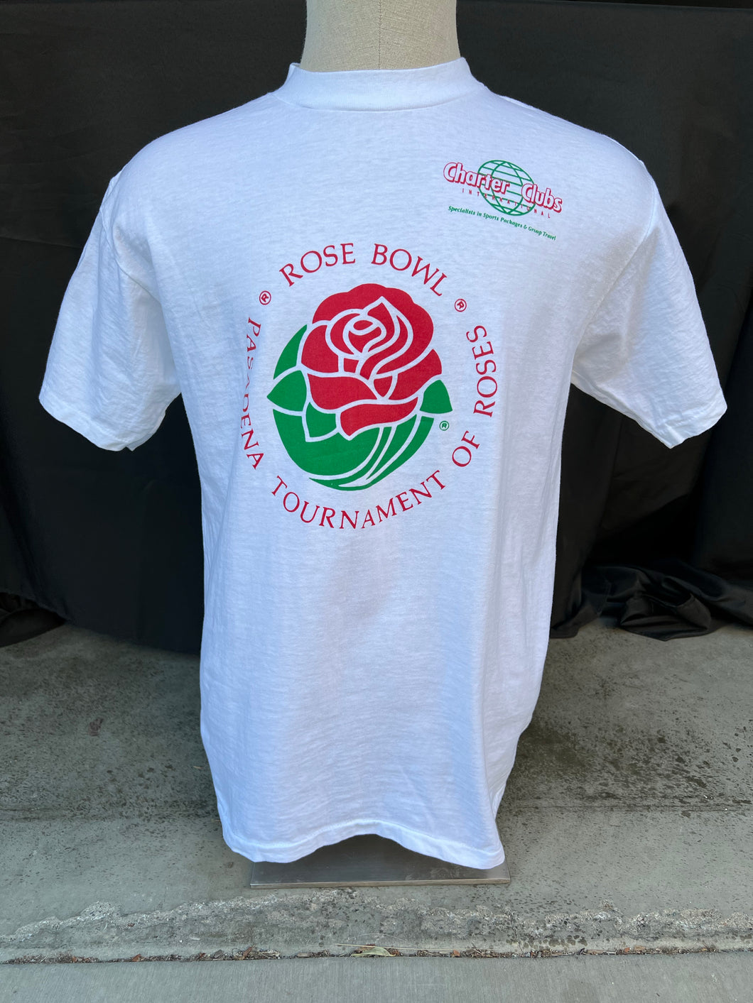 Pasadena Tournament Of Roses Rose Bowl tee size Large!(No back graphic)