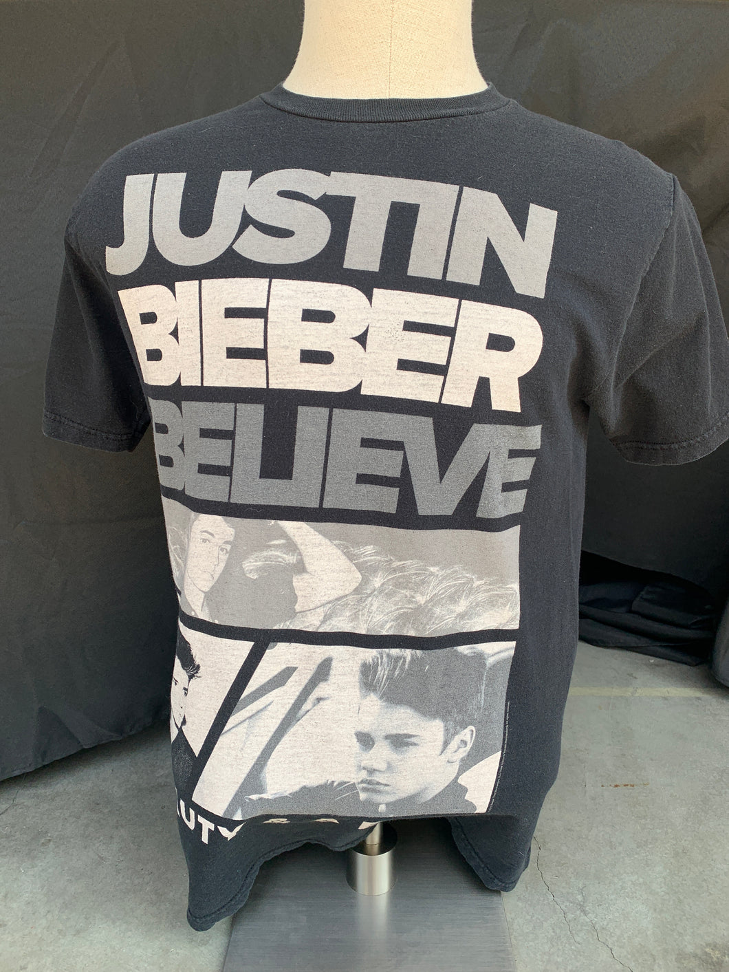 Justin Bieber Believe Beauty & Beat tee size Large!