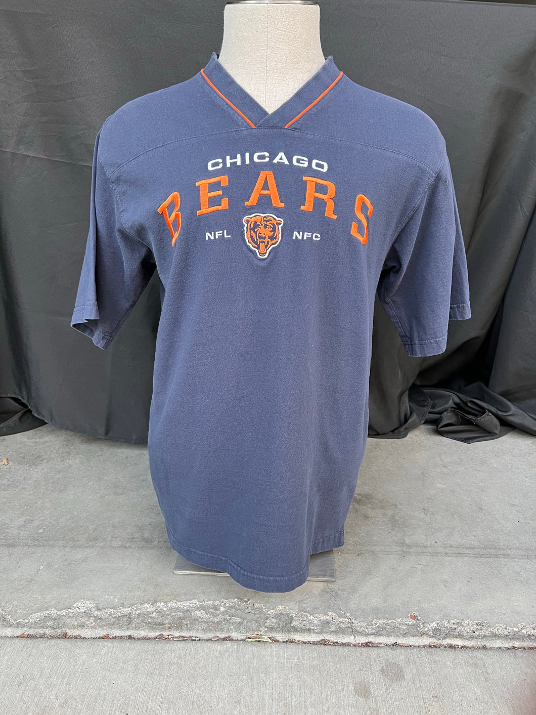 Chicago Bears V-neck tee! (No tag, fits like Medium)