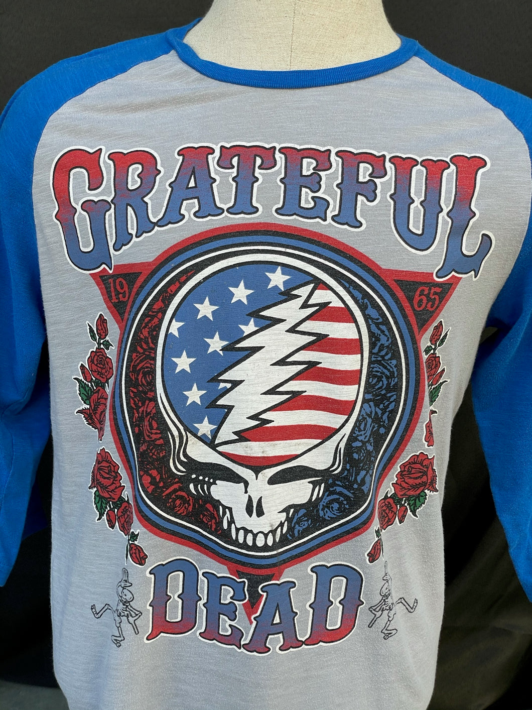 Grateful Dead Raglan tee! Fits like Medium!