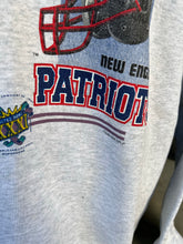 Load image into Gallery viewer, Super Bowl XXXI Green Bay Packers vs. New England Patriots Pullover Sweater size XL!
