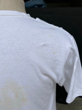 Load image into Gallery viewer, Cleveland Browns Snoopy tee size Large!
