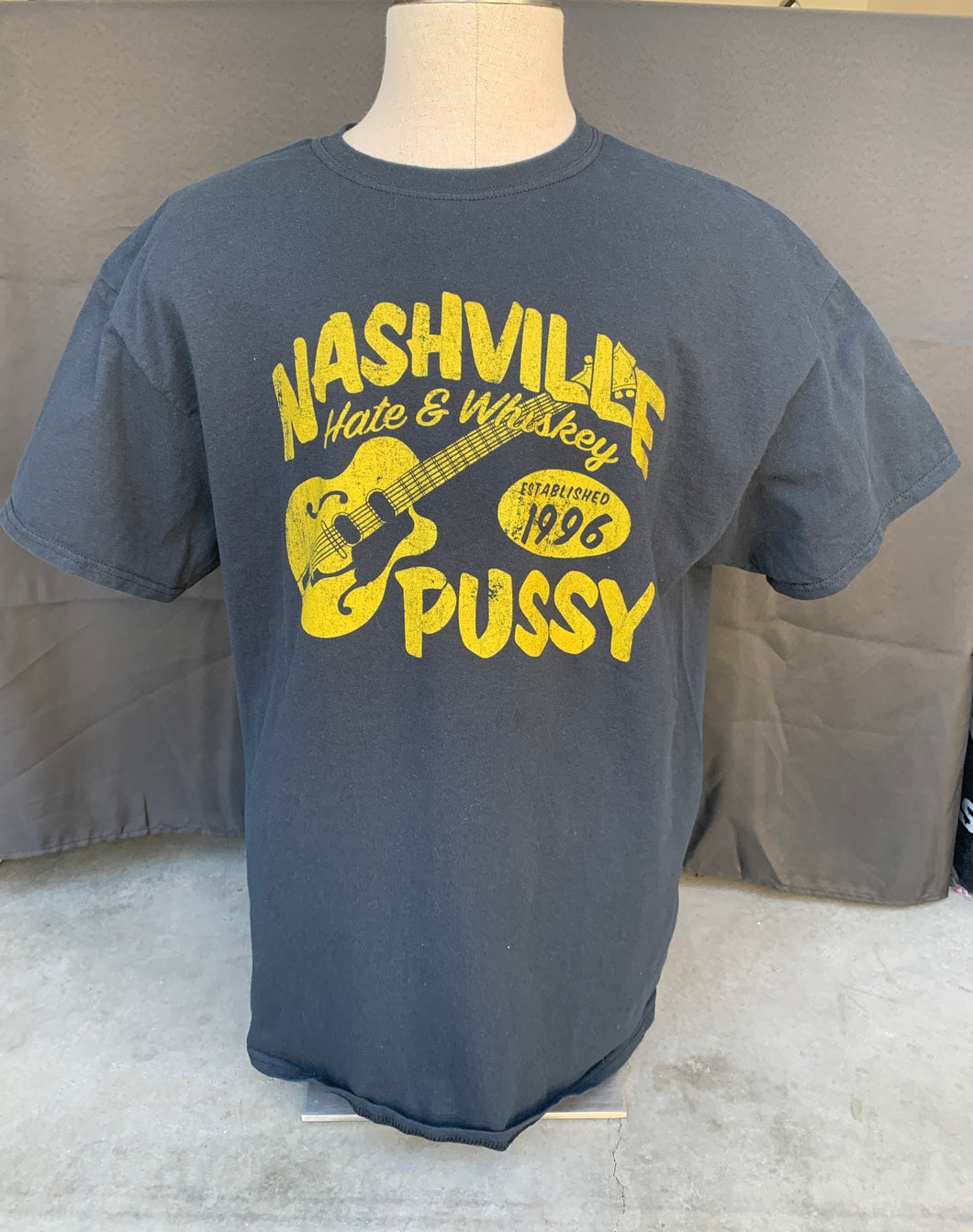 Nashville tee size XL!