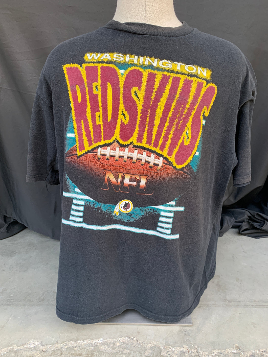 Washington Redskins tee size XL!