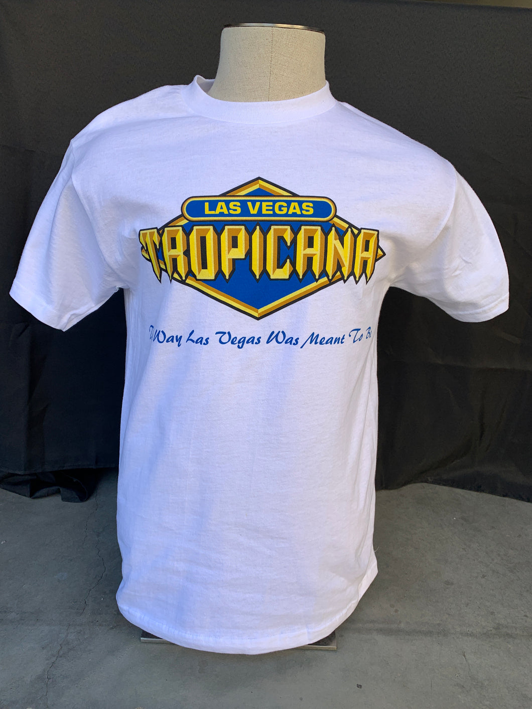 Tropicana Las Vegas tee size Medium!