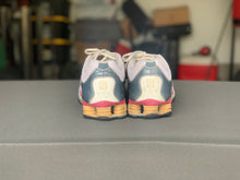 Load image into Gallery viewer, Nike Shox size 11!
