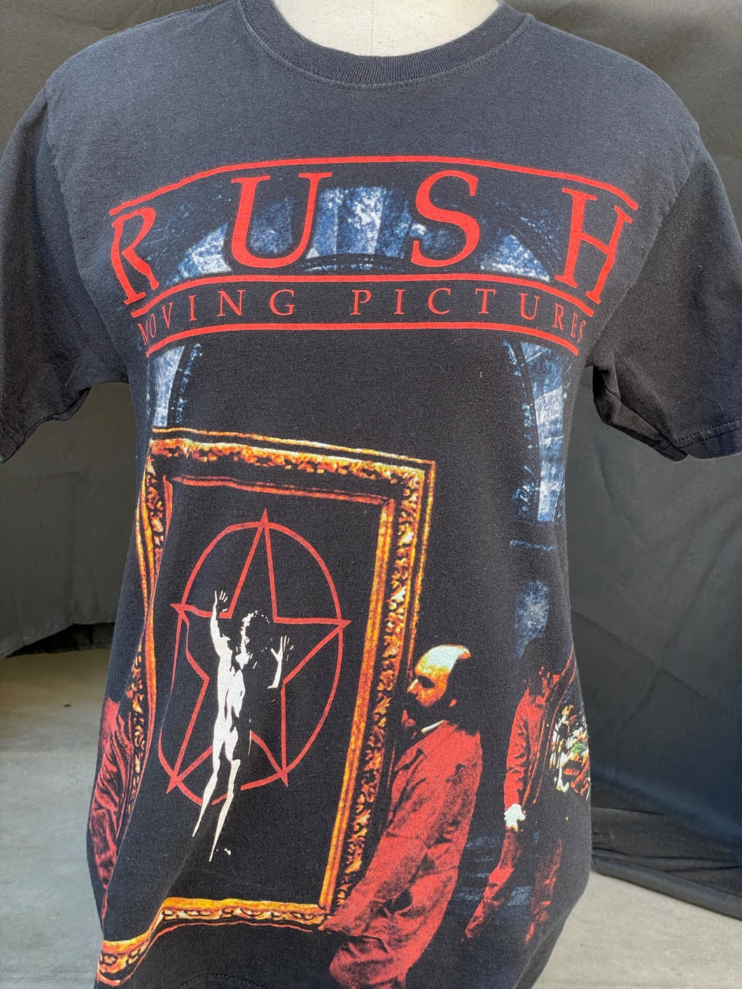 Rush Moving Pictures tee size Small!
