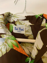 Load image into Gallery viewer, Kai Nani Brown Hawaiian Button Up Shirt size Medium!
